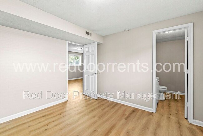 Building Photo - 5904 Beau Jardin Dr