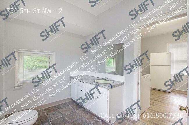 Building Photo - 751 5th St NW