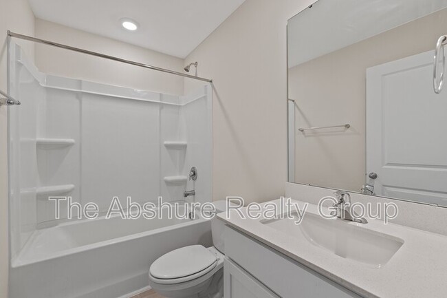 Building Photo - 49 River Bank Rd