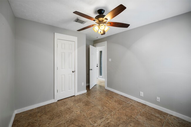 Building Photo - 20431 Fairfield Park Way