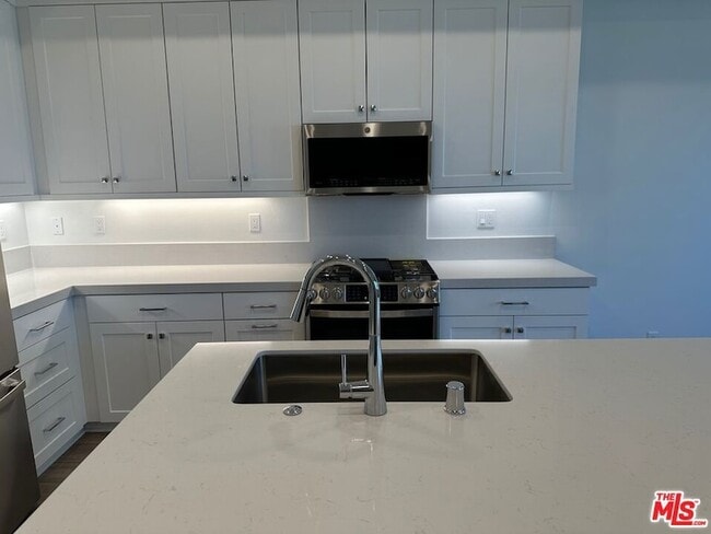 Building Photo - 2038 Hollyleaf Ter