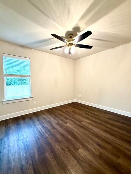 Building Photo - 1206 Bridgewater Dr