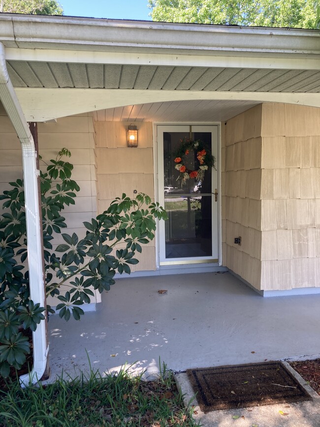 Building Photo - 213 Cotorro Ln