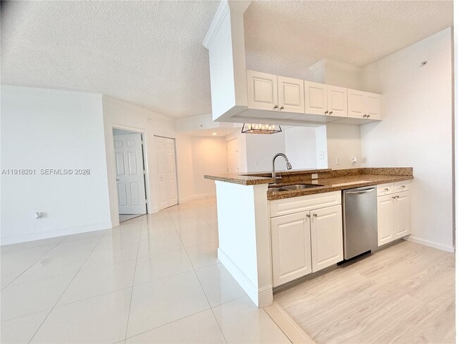 Building Photo - 17100 N Bay Rd