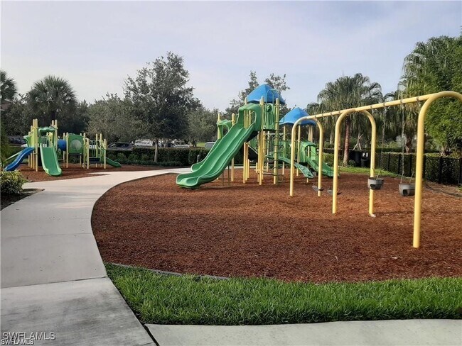 Building Photo - 2049 Fairmont Ln