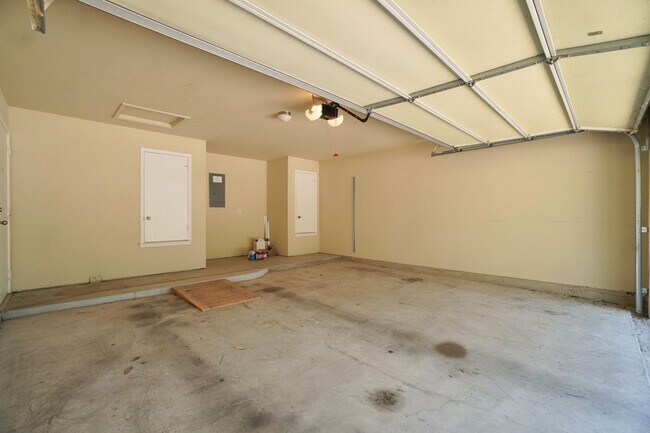 Building Photo - 1810 Laminar Creek Road