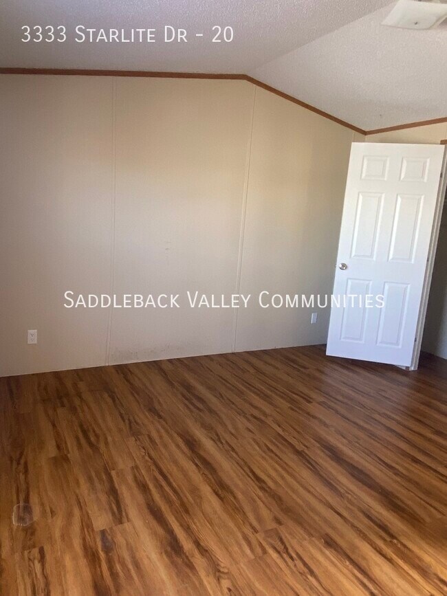Building Photo - 3333 Starlite Dr