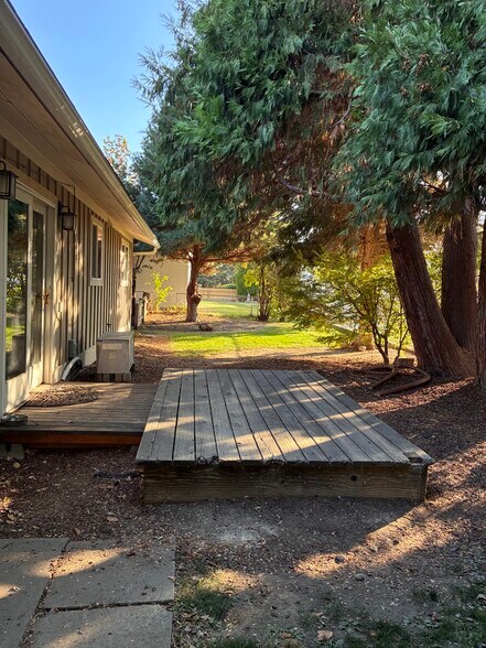 Back yard with small deck - 484 N Kentucky Ave