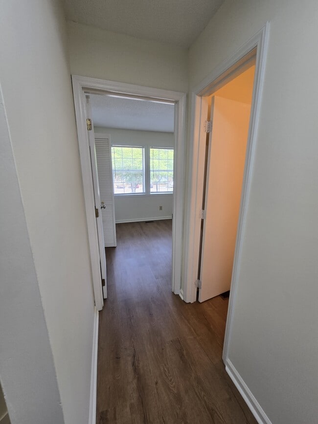Building Photo - 118 Chaucer Ct
