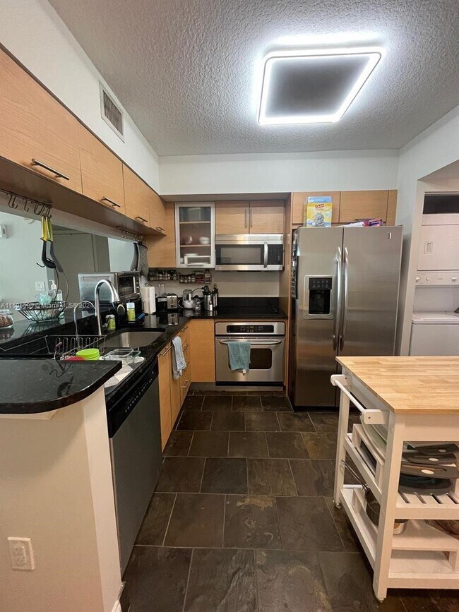 Building Photo - 31 Southeast 5th Street Apt #2310, Miami, ...