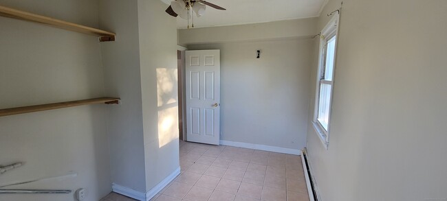 Building Photo - 87 Ellington St