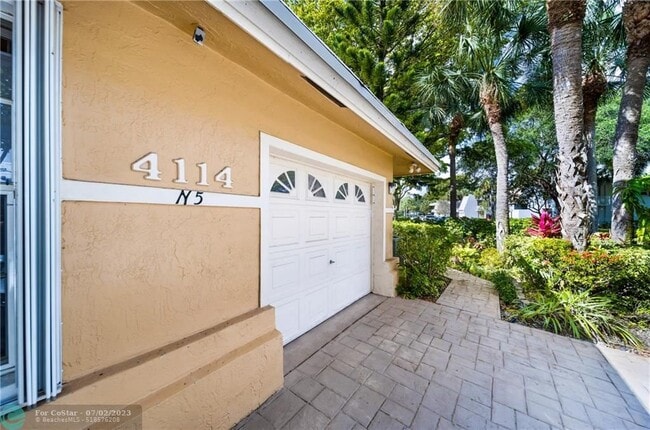 Building Photo - 4114 Carriage Dr