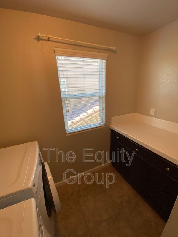 Building Photo - 3461 Alcove Way