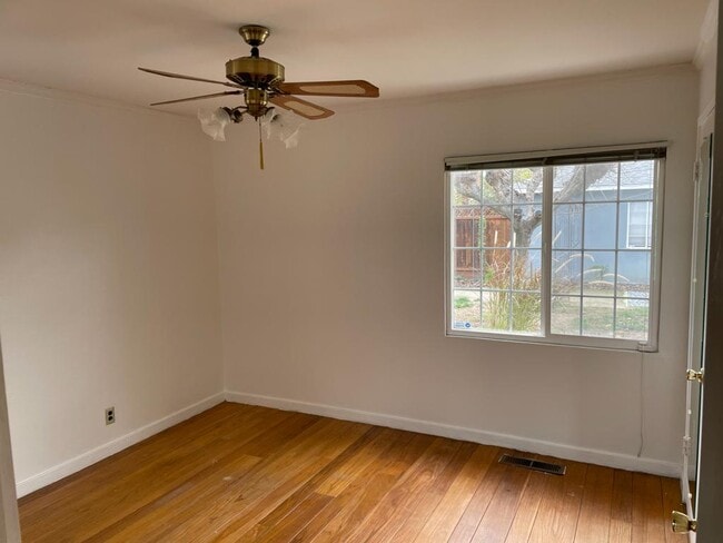 Building Photo - 130 E Emerson Ave