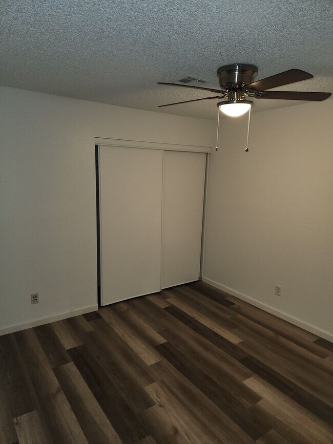 Building Photo - Single-Story 2 Bed, 2 Bath with 2-Car Garage in Gate Community