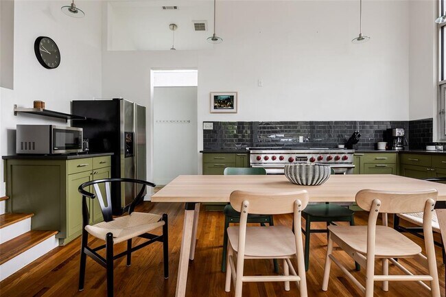 Building Photo - 1504 Treadwell St