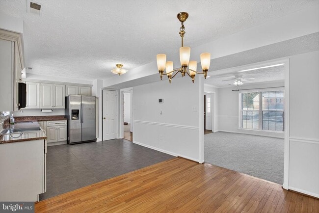 Building Photo - 2705 Vista Ct