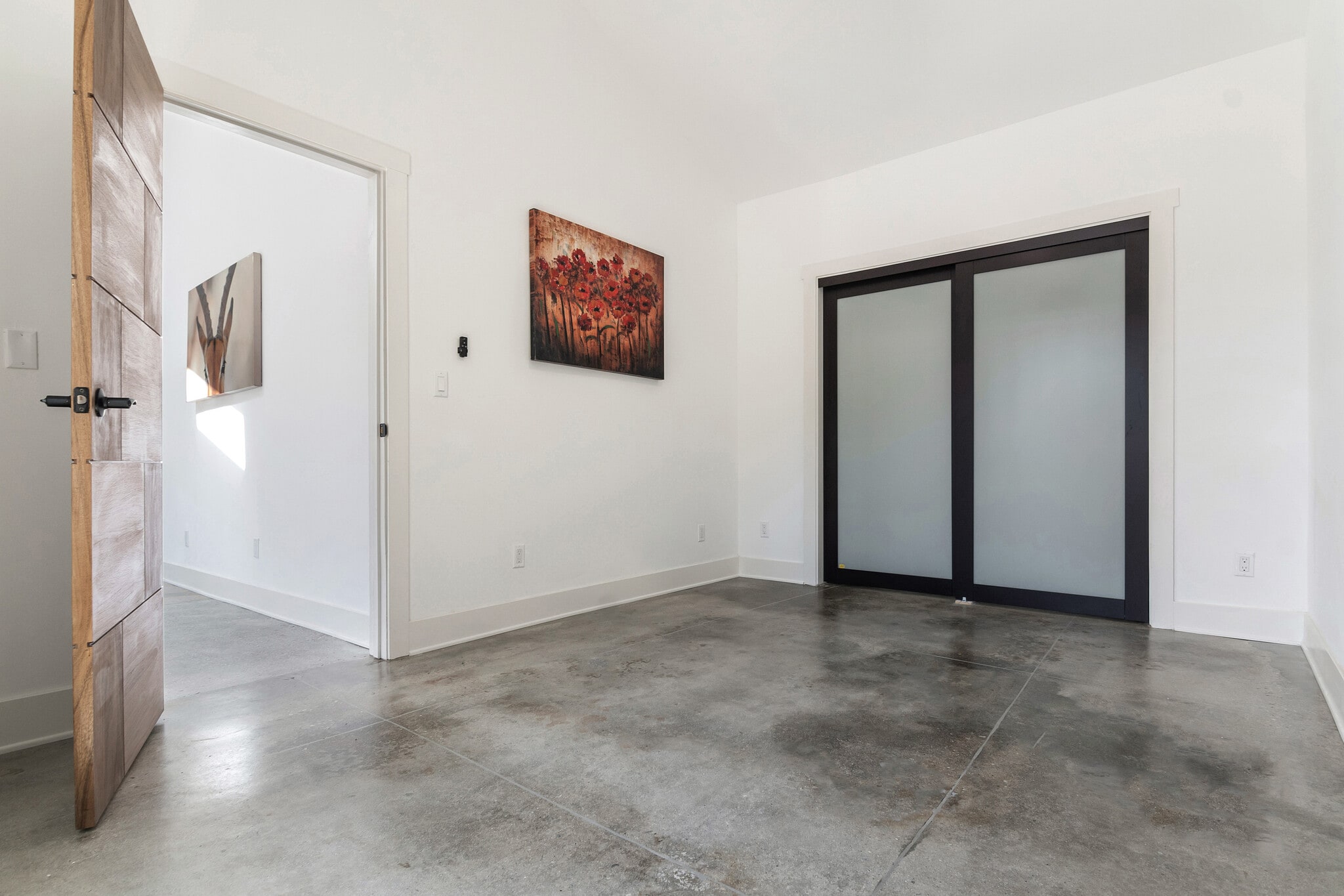Building Photo - 2665 S Catalina St