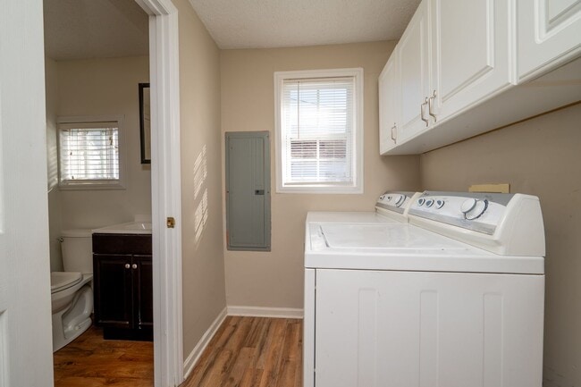 Building Photo - 2 bed/1 bath site built home