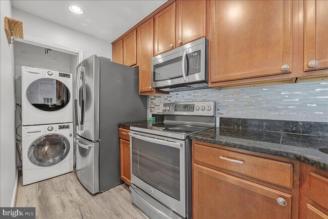Building Photo - 5820 Inman Park Cir