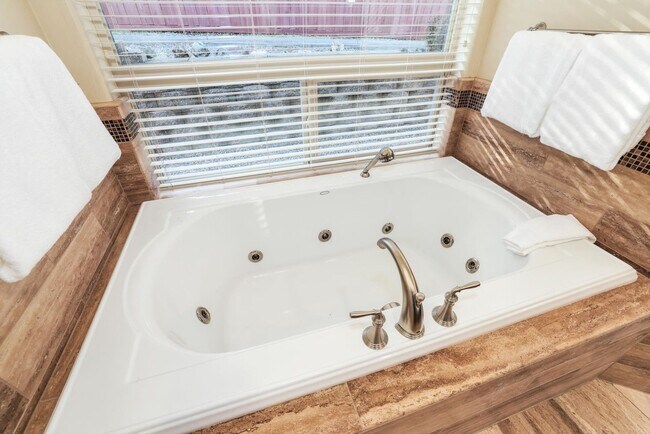 Building Photo - Custom N. Vacaville Single-Story Home in an Exclusive Gated Community!