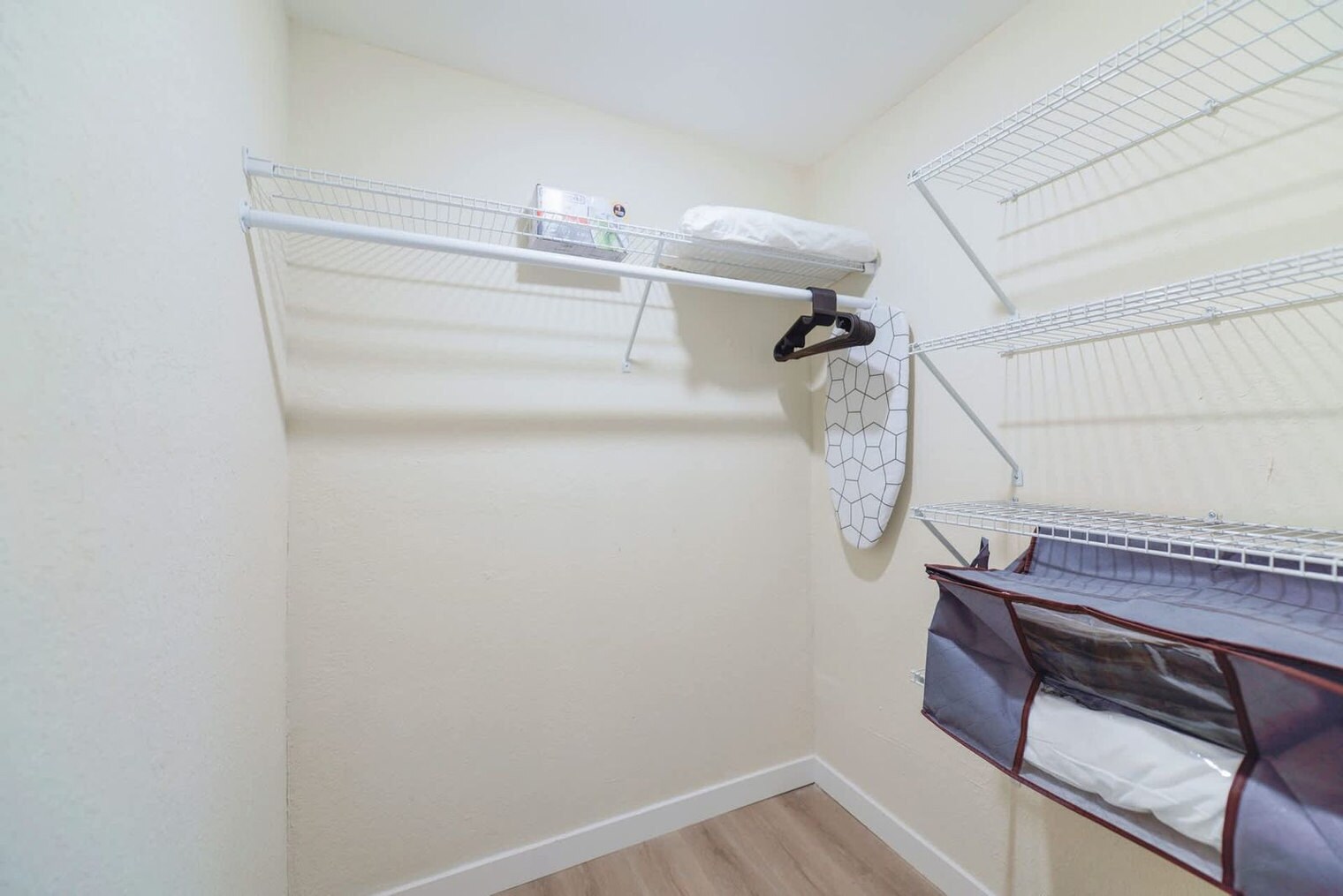 Building Photo - 700 SW 11th Ave