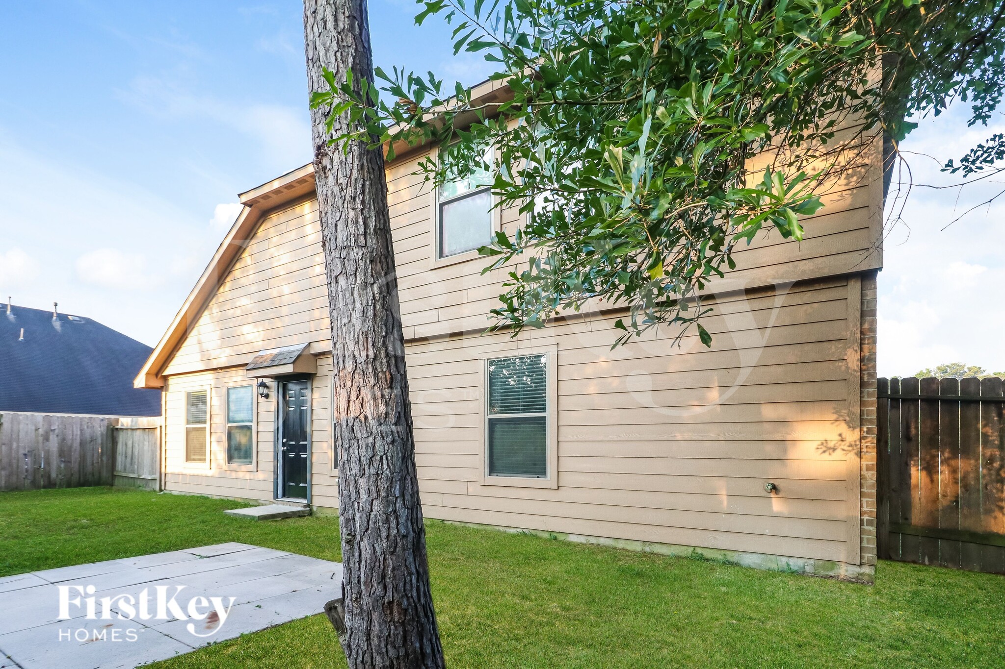 Building Photo - 21699 Horseshoe Dr