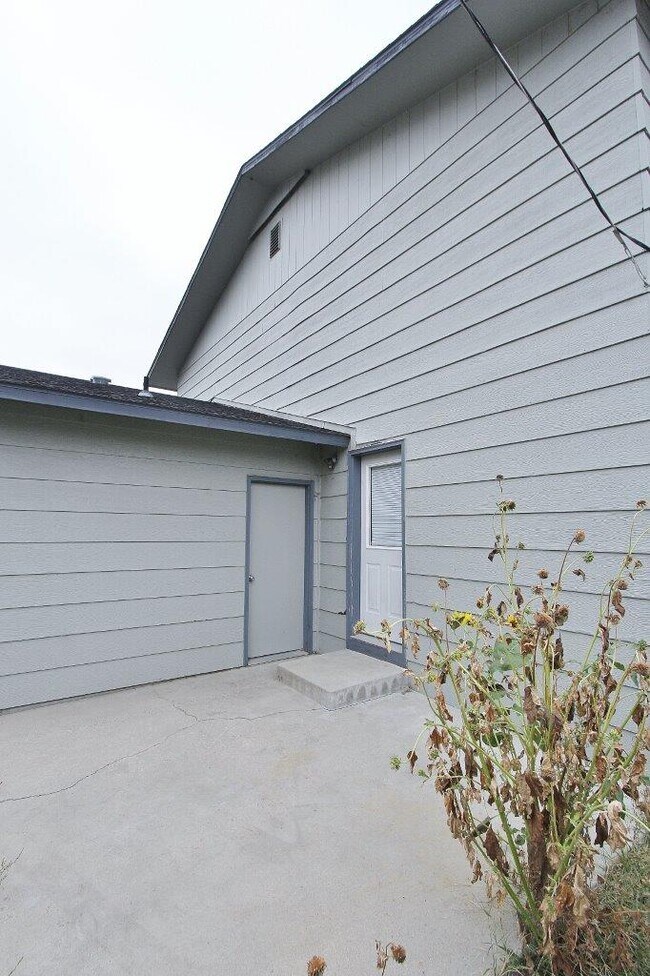 Building Photo - 123 Oxley Rd