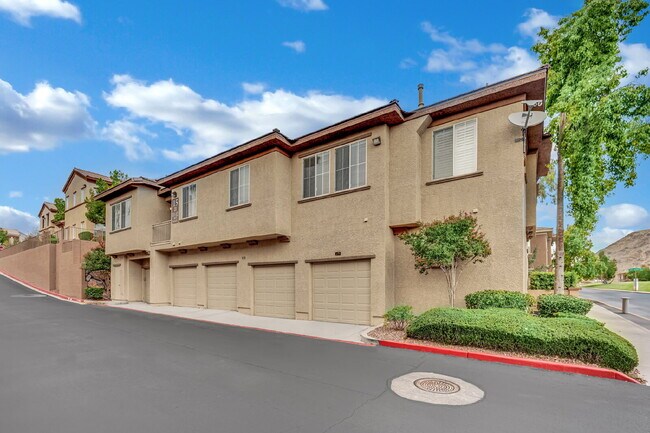 Building Photo - Beautiful 3-bedroom, 2-bathroom condo located in the gated community of The Legends, just minutes...