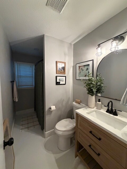 Building Photo - 401 Vinecrest Dr