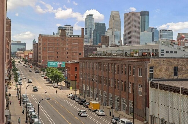 Building Photo - 748 N 3rd St