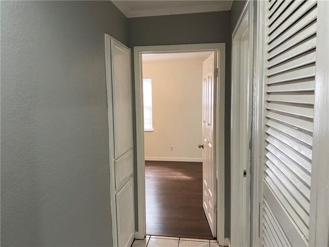 Building Photo - 3209 Carol Ann Dr