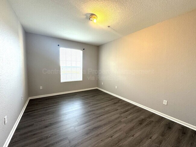 Building Photo - 8660 Buccilli Dr