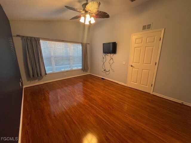 Building Photo - 10018 Oakhurst Way