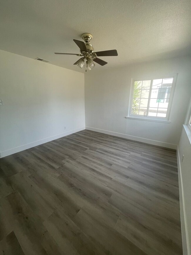 Building Photo - 5250 Standish Rd