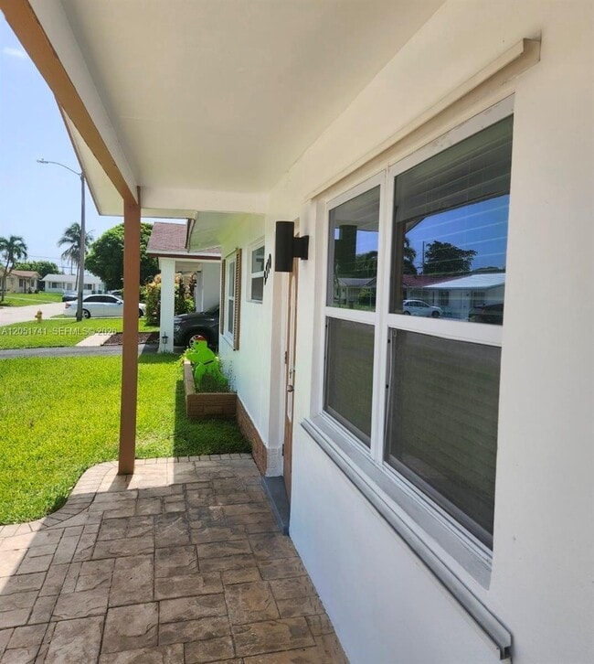 Building Photo - 2710 NW 52nd Pl