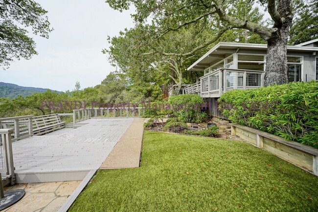 Building Photo - "Spacious 4-Bedroom Oasis with 3 Full Baths in Beautiful Kent Woodlands"