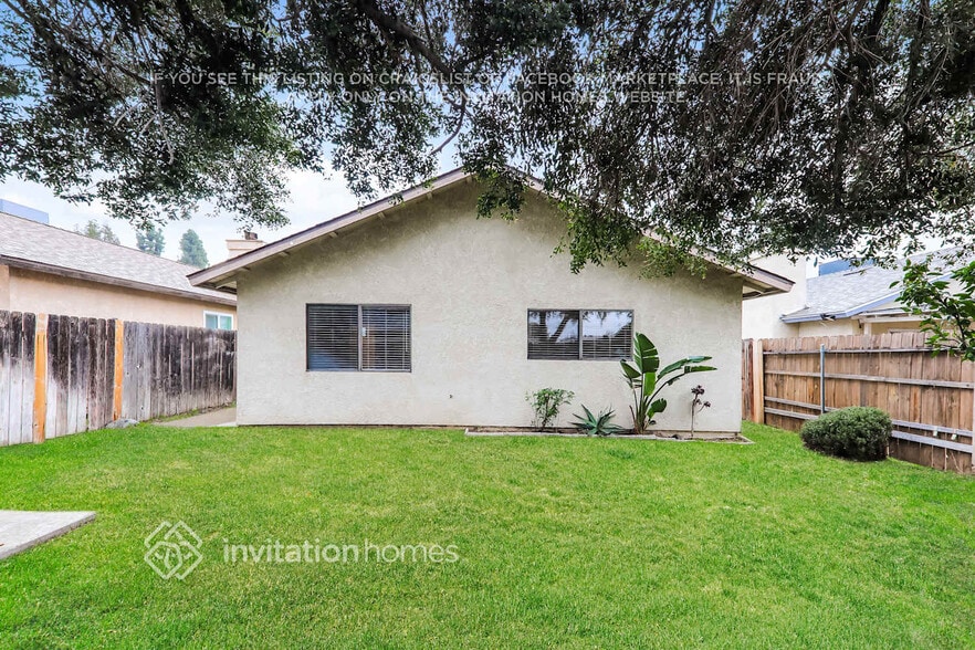 Building Photo - 2878 N Acacia Ave