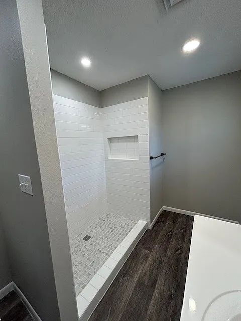 Building Photo - Charming 3-Bed, 2-Bath Oasis on West 6th Street - Spacious 2,685 Sq Ft Home in McGregor, TX!