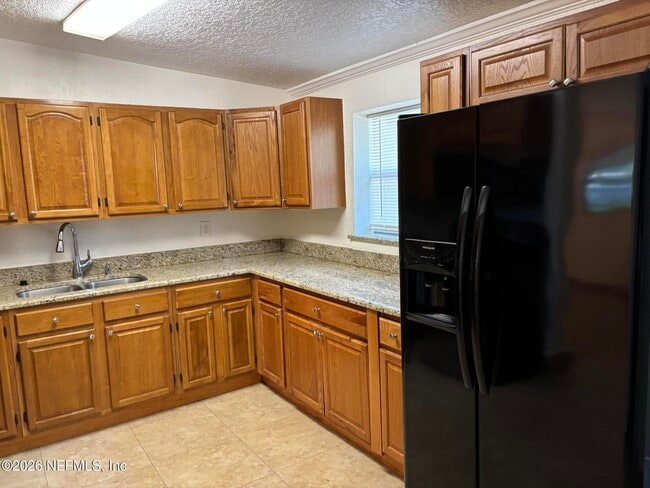 Building Photo - 1824 Brookview Dr S