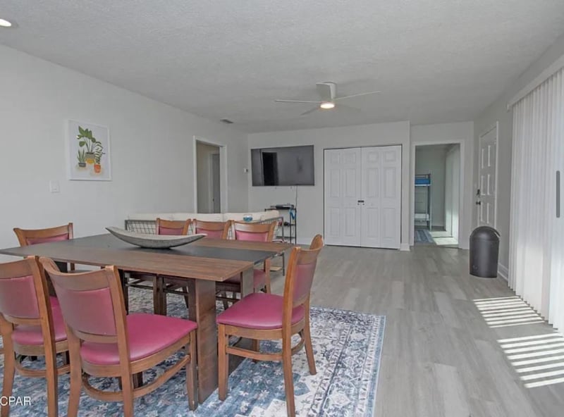 Building Photo - 5524 Sunset Ave