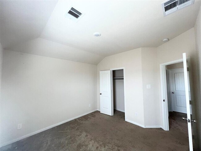 Building Photo - 14633 E Pine Heart Dr