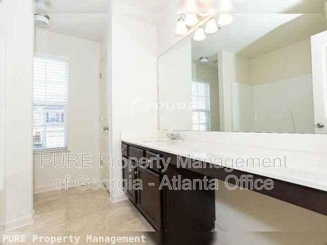 Building Photo - 840 Pine Arbor Ln