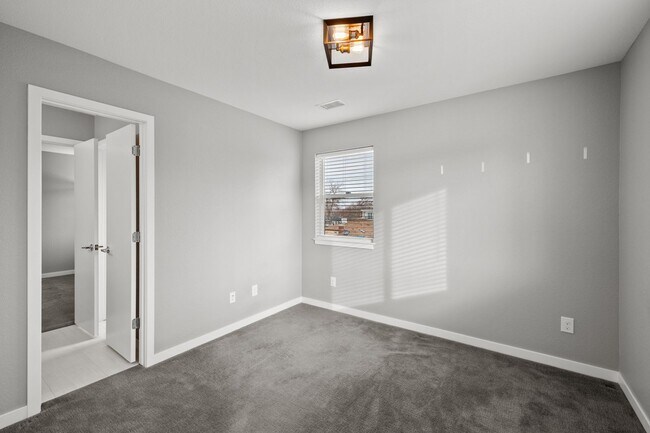 Building Photo - 5230 Stuart St