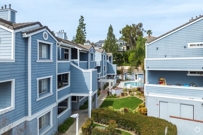 Building Photo - Lakeview Terrace Condominiums