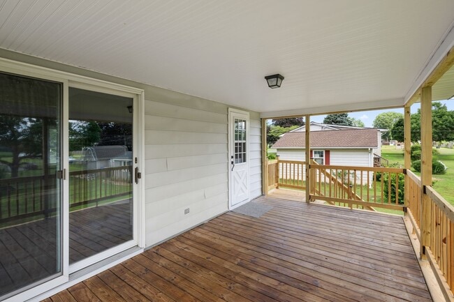 Building Photo - Charming Bi-Level for rent in Milford, $2,...