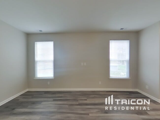 Building Photo - 202 Park Creek Ln