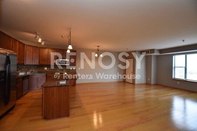 Building Photo - Stunning 1 Bedroom 1 Bathroom in Saint Louis Park!