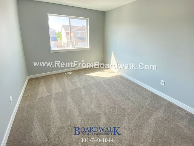Building Photo - Single Family Home In Beautiful Community!