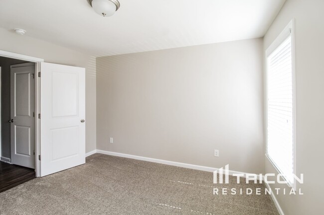 Building Photo - 489 Trickum Hill Dr
